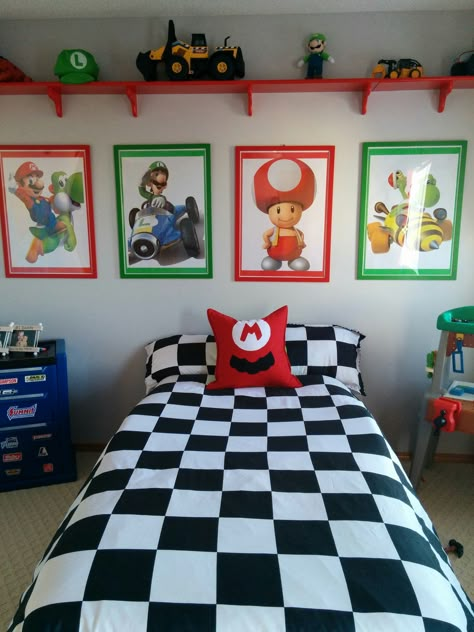 Mario Brothers themed Bedroom Diy Super Mario Bedroom Decorations, Mario And Luigi Room Ideas, Kids Mario Bedroom, Mario Room Decor Ideas, Subtle Mario Bedroom, Super Mario Bedroom Decor, Super Mario Brothers Bedroom Ideas, Mario Brothers Room Ideas, Mario Themed Bedroom Diy