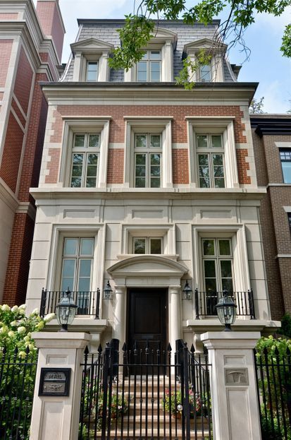 This brick and limestone new-build townhouse in Lincoln Park, Chicago is essentially nonsense pastiche architecture, neither Georgian nor French nor, like, anything, but GUESS WHAT - I LOVE IT. And if Dog Ate My Homework, Brownstone Homes, Local House, Townhouse Exterior, Vintage Homes, Chicago Real Estate, Classic Building, Sims House Plans, French Architecture