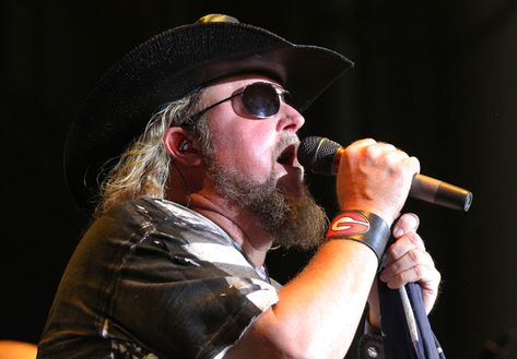 Country music star given less than 1% chance to live has message for fans Country Dancing, Jamey Johnson, Jermaine Dupri, Old Country Music, Country Music News, 1 Percent, Country Musicians, Legendary Singers, Country Dance