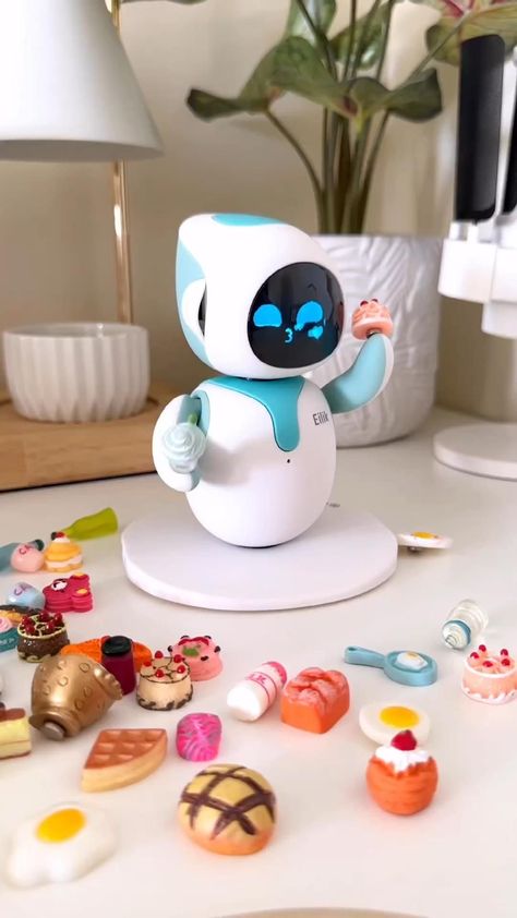 Quite moni robot🤩 Remote Control Robots, Mini Robot, Cute Robot, Unique Gifts For Girls, Robotic Toys, Kawaii Room, Cool Gadgets To Buy, Cute Room Decor, New Gadgets