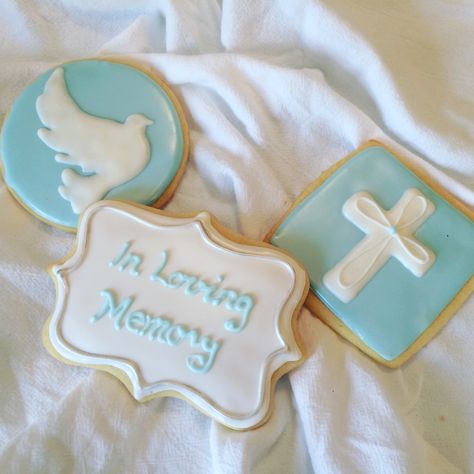 In Loving Memory Cookies - Sympathy Cookies - Sugar Coated by Kristin Baptism Cookies, Flower Sugar Cookies, Flooding Cookies, Gingerbread Cupcakes, Cookie Cake Pie, Royal Iced Cookies, Iced Sugar Cookies, Fancy Cookies, Iced Cookies