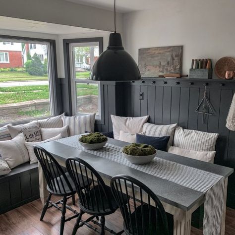 Farmhouse Banquette Seating, Seating In Kitchen, Booth Seating In Kitchen, Banquette Ideas, Built In Bench Seating, Bench Seat Dining, Banquette Seating In Kitchen, Banquet Seating, Kitchen Banquette