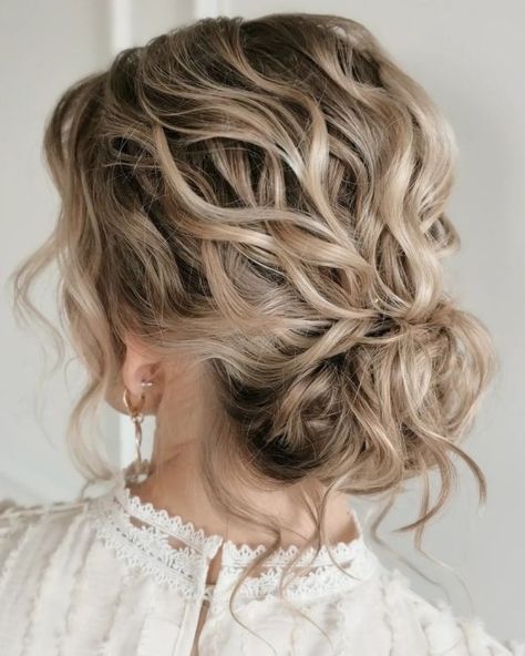 Messy Curly Updo Loose Curly Updo, Messy Hair Updo, Loose Updo, Simple Bridesmaid Hair, Hair Adviser, Curly Wedding Hair, Curly Updo, Curly Hair Updo, Up Dos For Medium Hair