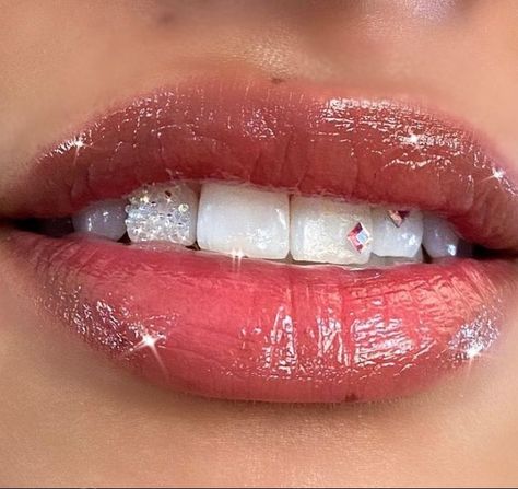 Chandelier Tooth Gem, Smile Tips, Grillz Teeth, Gem Tattoo, Diamond Teeth, Dope Jewelry Accessories, Grills Teeth, Beauty Routine Tips, Tooth Gem