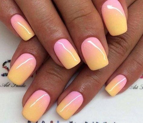 Sunset Nails Ombre, Vacation Toe Nails, Coral Ombre Nails, Beach Nail Ideas, Trending Nail Colors, Ombre Nail Colors, Orange Ombre Nails, Beach Themed Nails, Vacation Nails Beach