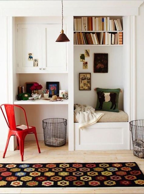 Closet Nook, Home Office Inspiration, Desks For Small Spaces, Office Nook, Study Nook, 아파트 인테리어, Home Libraries, Bedroom Door, Design Wood