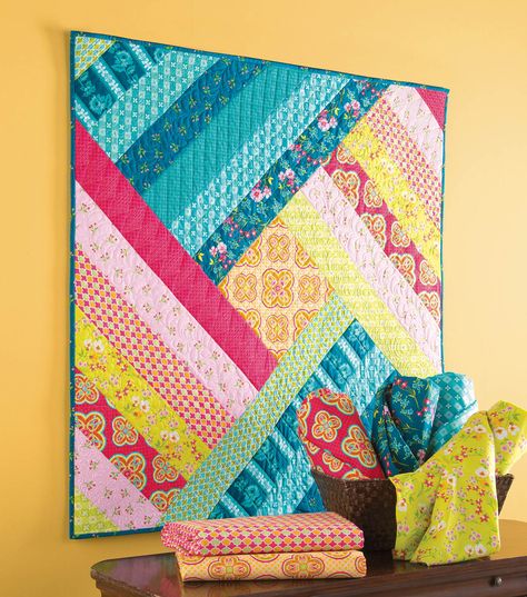 Wow, check out this awesome line up of free mini quilt patterns. Patchwork, Th 5, Mini Quilt Patterns, Patchwork Top, Patchwork Jeans, Quilting For Beginners, Mini Quilt, Easy Quilts, Blogger Themes