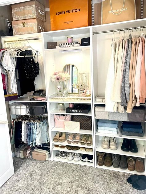 Target Bookshelf, Closet Bookshelves, Small Bedroom Hacks, Bookshelf Closet, Boujee On A Budget, Diy Walk In Closet, Closet Hacks, Bookshelf Organization, Closet Renovation