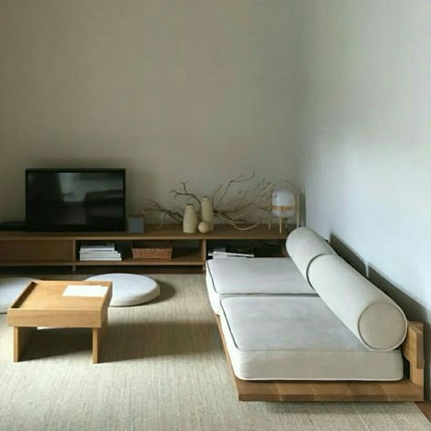 Japanese Living Room, Zimmer Diy, Trendy Living Rooms, Floor Seating, Living Room Decor Modern, A Living Room, Couches Living Room, Apartment Living Room, Minimalist Living Room