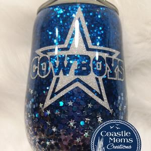 Dallas Cowboys Decor, Glitter Wine Glasses, Star Sprinkles, Cross Wallpaper, Epoxy Tumblers, Dallas Cowboy, Glitter Tumbler Cups, Rodeo Outfits, Custom Tumbler Cups