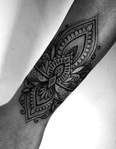 Half Mandala Wrist Tattoo, Forearm Mandala Tattoo, Flower Hip Tattoos, Mandala Wrist Tattoo, Henna Tattoo Designs Arm, Outer Forearm Tattoo, Girl Thigh Tattoos, Mandala Hand Tattoos, Cute Tattoos On Wrist