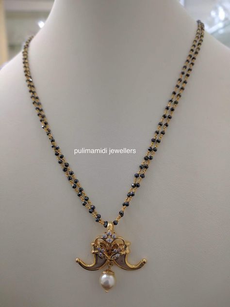 Gold Chain With Pendant Indian, Black Beads Chains, Simple Gold Chain, Chain With Pendant, Black Beads Mangalsutra, Black Beads Mangalsutra Design, Diamond Pendants Designs, Fancy Jewelry Necklace, Online Gold Jewellery