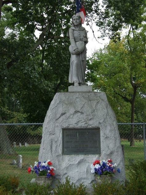 Betty Zane Memorial at Walnut Grove Cemetary entrance in Martins Ferry, Ohio near the hospital Wheeling Wv, Walnut Grove, My Ancestors, Historic Places, Early American, The Hospital, Where The Heart Is, Vacation Ideas, Scrapbook Ideas