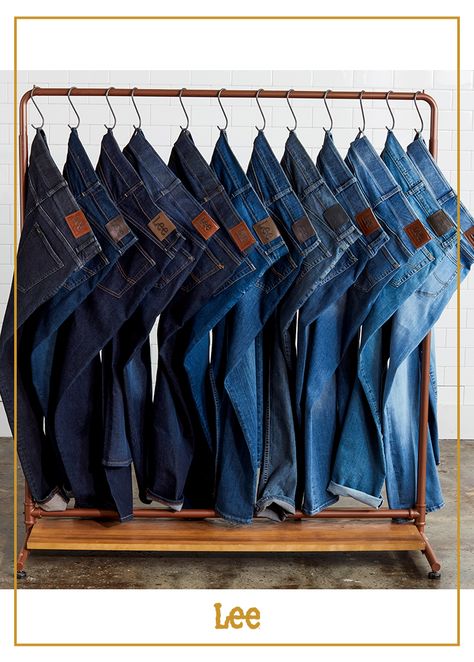 Small Clothing Store Interior, Jeans Storage Ideas, Jeans Storage, Denim 2024, Kids Clothing Store Design, Denim Display, Jean Organization, Fashion Store Design, Fashion Showroom