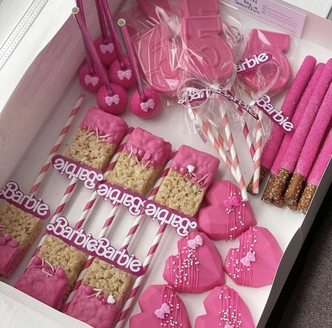 Happy Birthday Jokes, Barbie Cake Design, Girls Barbie Birthday Party, Cake Barbie, Barbie Bday, Barbie Pool Party, Easy Baby Shower, Barbie Design, 4de Verjaardag