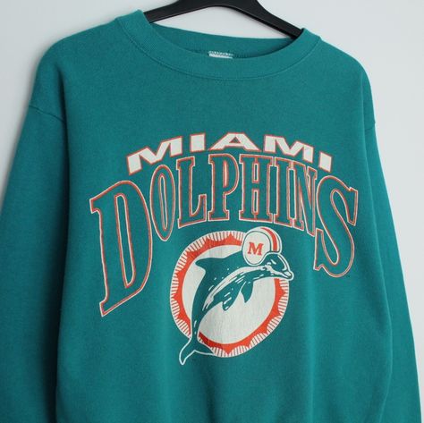 Miami Dolphins Outfit Woman, Miami Dolphins Outfit, Miami Dolphins Shirt, Miami Dolphins Sweatshirt, Sweatshirt Ideas, Staple Wardrobe, Wardrobe Pieces, Aesthetic Life, Staple Wardrobe Pieces