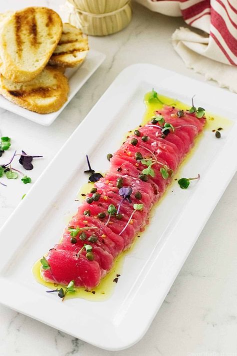 Tuna Appetizer Recipes, Raw Tuna Recipe, Tuna Crudo, Tuna Appetizer, Italian Tuna, Sashimi Recipe, Raw Tuna, Tuna Sashimi, Tuna Recipes