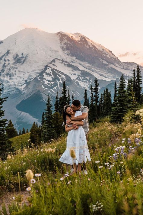 Stunning Engagement Photos, Engagement Photo Boho, Mount Rainier Couples Photos, Mt Rainier National Park Elopement, Engagement Photo Mountain, Mount Rainier Engagement Photos, Pacific Northwest Engagement Photos, Mt Rainier Photoshoot, Mt Rainier Engagement Photos