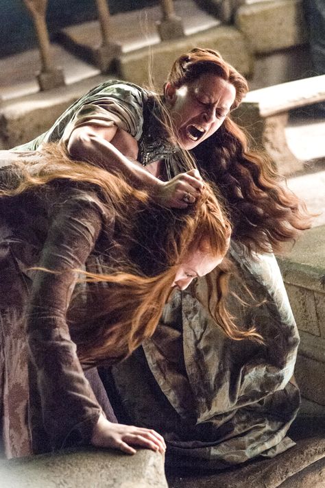 Game of Thrones - Season 4 Episode 7 Still Lena Headey, Lysa Arryn, Tom Wlaschiha, Rose Leslie, Game Of Thrones Tv, Fire And Blood, The North Remembers, George Rr Martin, Hbo Game Of Thrones