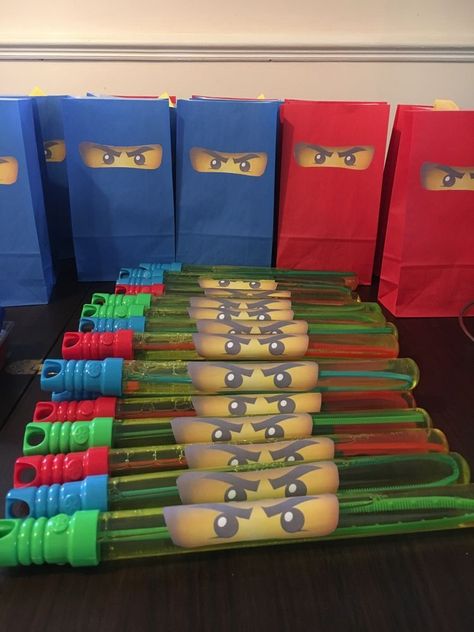 Ninjago Party Favors, Ninja Themed Birthday Party, Bubble Favors, Festa Power Rangers, Lego Ninjago Party, Lego Ninjago Birthday, Ninjago Birthday Party, Lego Themed Party, Ninja Birthday Parties