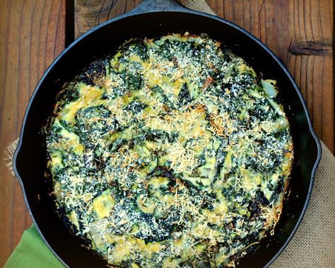 Green Frittata, Frittata Recipes Healthy, Swiss Chard Recipes Easy, Eggs For Dinner, Kale Frittata, Healthy Frittata, Beets Carrots, Carrot Tops, Swiss Chard Recipes