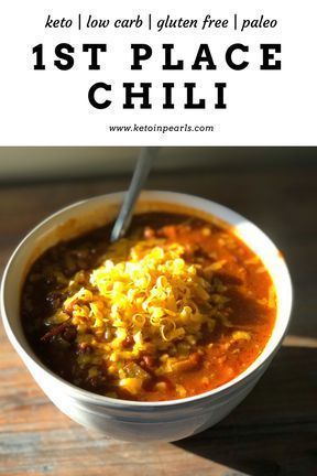 With cold weather here, you're going to want to make this 1st place low carb chili! It's an easy (and yummy!) keto chili recipe that makes for a delicious keto weeknight dinner idea. #ketorecipes #recipeideas #dinner #chili #keto #dinnerrecipes #lowcarb #ketodiet First Place Chili Recipe, Chili Keto, Bulletproof Recipes, Keto Savory, Ketosis Recipes, Keto Chili, Keto Soups, Low Carb Chili, Low Carb Diets