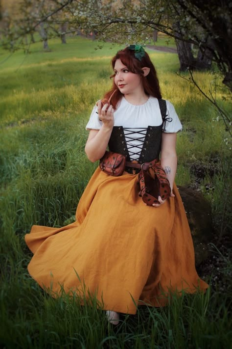 Hobbit Aesthetic Clothes, Plus Size Cottagecore, Cottagecore Plus Size, Hobbit Cosplay, Hobbit Costume, Ren Faire Outfits, Ren Faire Costume, Fair Outfits, The Shire