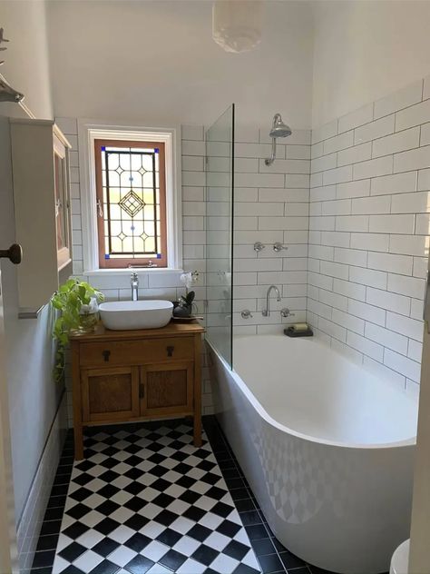 Old Bathroom, Bathroom Inspiration Decor, Upstairs Bathrooms, Bathroom Renos, White Tiles, House Bathroom, Dream House Decor, House Inspo, Dream Home Design