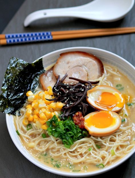 my bare cupboard: Tonkotsu ramen with chashu ( Japanese braised pork belly ) and ajitsuke tamago ( marinated soft-boiled egg ) Japanese Braised Pork Belly, Ramen Homemade, Ajitsuke Tamago, Tonkatsu Pork, Tonkatsu Ramen, Pork Ramen, Ramen Broth, Homemade Soups, Tonkotsu Ramen