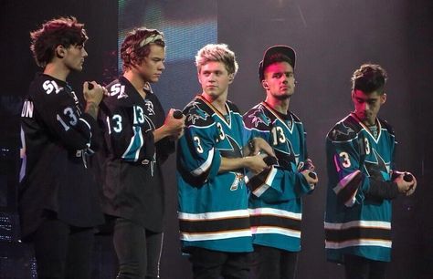 One Direction wearing their Sharks jerseys at the SAP Center in San Jose, CA on 7/30/13....I wish i can go back to that day <3 Louis Imagines, Four One Direction, 1d Day, Gambar One Direction, One Direction Images, One Direction Wallpaper, Prince Royce, One Direction Photos, Haikou