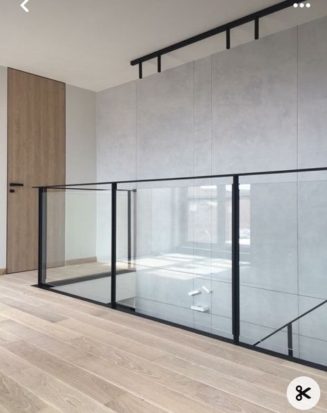 Glass And Metal Railing, Minimalist Railing, Glass Banister, Glass Railing Design, Glass Railing Stairs, Glass Handrail, Interior Stair Railing, Staircase Interior Design, Contemporary Home Interior