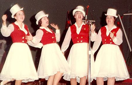 Singers.com - Female Barbershop Groups Void State, Barbershop Quartet, Harmony Music, Barber Shop Quartet, Womens Group, 70s Aesthetic, Vocal Coach, Music Sing, Music Man