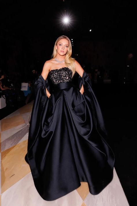 Armani Fashion, Armani Dress, Sydney Sweeney, Venice Film Festival, Armani Beauty, Gown Wedding, Fashion Event, Hollywood Celebrities, One Night