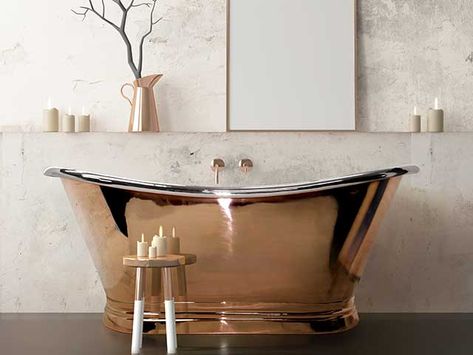 Copper bathtubs - the pros and cons : Grand Designs Magazine Lavabo D Angle, Cast Iron Bath, Slipper Bath, Copper Tub, Double Ended Bath, Copper Bath, Copper Bathtubs, Bad Accessoires, Roll Top Bath