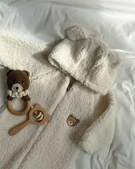 Beige Baby Aesthetic, Newborn Room, Classic Baby Clothes, Baby Room Inspiration, 11k Followers, Hello Baby, Mommy Life