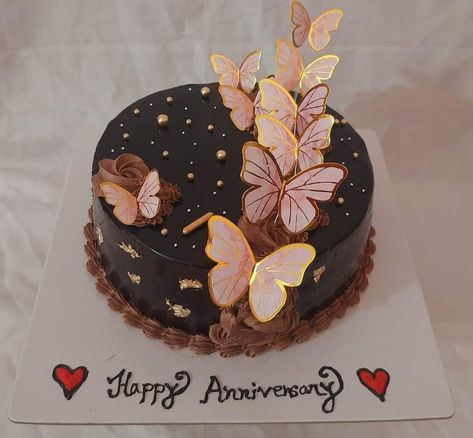 Chocolate Cake With Butterflies, Chocolate Butterfly Cake, Brownie Cake Design, Chocolate Truffle Cake Designs, Chocolate Cake Design Ideas Simple, Choco Truffle Cake, Choco Truffle, Homemade Cupcake Recipes, Chocolate Butterflies