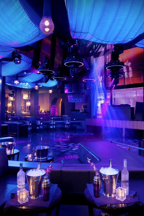 Club Interior Nightclub, Imvu Accessories, Party Club Nightclub, Avatar Background, Marquee Nightclub, Rockwell Group, Party Night Club Aesthetic, Dinner Places, Pompe A Essence