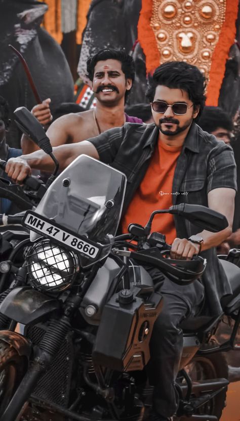 Thalapathy varisu hd photos Varisu Vijay, Vijay Actor Hd Images, Messi Pictures, Kgf Photos Hd, Sound Song, Cute Movie Scenes, Cute Celebrity Couples, Vijay Actor, Basic Photo Editing