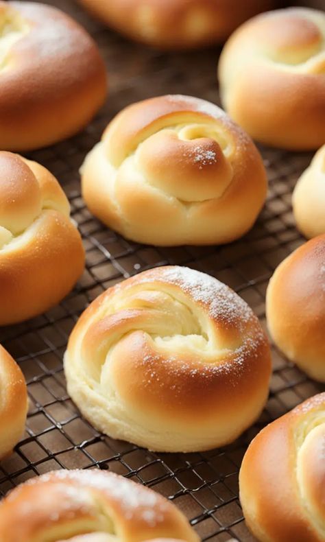 Soft & Fluffy Milk Brioche Rolls: The Perfect Companion to Your Morning Coffee – Easy Instant Recipes Milk Brioche Rolls, Milk Brioche, Easy Breads, Easy White Bread Recipe, Homemade Brioche, Bread Pull Apart Recipes, Brioche Rolls, Homemade Bread Recipes Easy, Gourmet Sandwiches