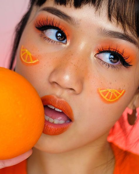 Orange Fruit Makeup, Fruit Face Painting, Fruit Face Paint, Fruit Costume Diy, Orange Fruit Costume, Fruit Inspired Makeup, Fruit Outfits, Fruit Makeup, Fruit Costumes