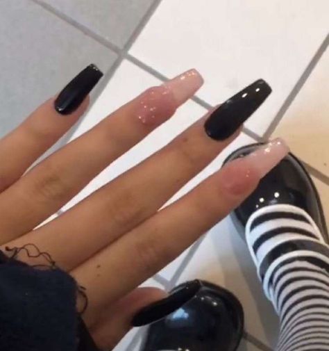 Plain Acrylic Nails, Black Acrylic Nails, Punk Nails, Edgy Nails, Goth Nails, Grunge Nails, Simple Acrylic Nails, Makijaż Smokey Eye, Acrylic Nails Coffin Short