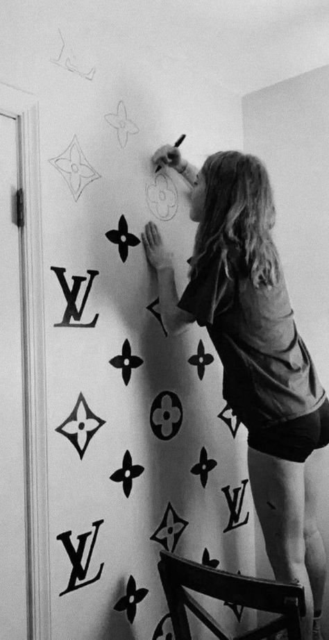 Wall Painting Ideas Bedroom Aesthetic, Louis Vuitton Painting, Wall Painting Ideas Aesthetic, Wall Painting Ideas Bedroom Teenager, Louis Vuitton Nails, Decorate Wall, Louis Vuitton Pattern, Student Room, Room Wall Painting