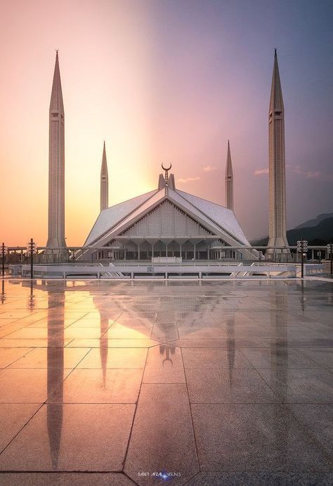 Mosque Architecture, Faisal Mosque, Pakistan Pictures, Bedouin Tent, Pakistan Culture, Arsitektur Masjid, Pakistan Travel, Muslim Countries, Beautiful Mosques