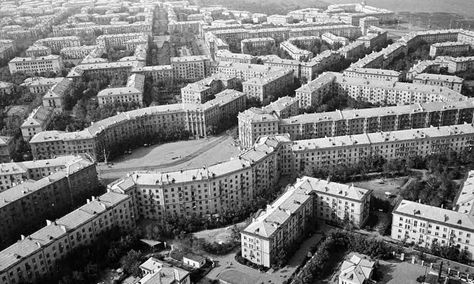 The Russian city of Magnitogorsk ‘was the October revolution itself, the socialist revolution, Stalin’s revolution’. Russian City, October Revolution, Back In The Ussr, Monumental Architecture, Arch Architecture, Dream Library, 3d Architecture, Urban Fabric, Steel City