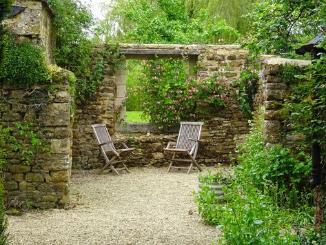 Stone Walls Garden, Greenhouse Frame, Stacked Stone Walls, Old Brick Wall, Courtyard Design, Connect With Nature, Starting A Garden, Mediterranean Garden, Wall Garden