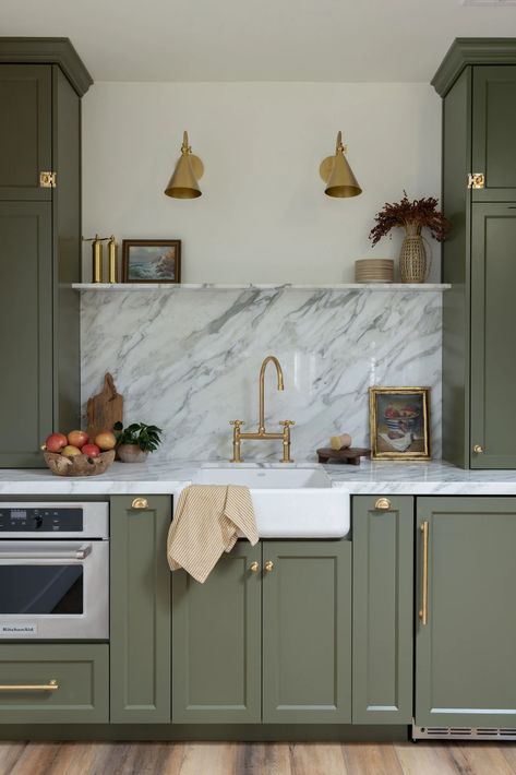 Kitchen With Ledge Shelf, Marble Shelves In Kitchen, Floating Marble Shelf Kitchen, Kitchen Ledge Shelf, Marble Sink Backsplash, Marble Counter And Backsplash, Kitchen Backsplash With Shelf, Countertop Backsplash With Ledge, Marble Ledge Kitchen