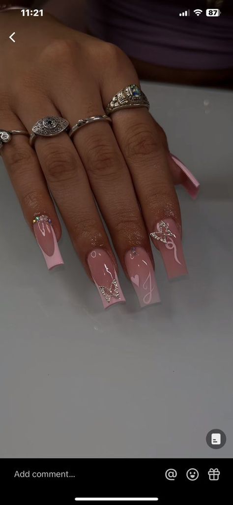 Nail Inspo Acrylic With Initial, Pink Nails Initials, Long Acrylic Nails Initial, Nails Acrylic With An A Initial, Nail Art Designs With Initials, Nails With S Initials Acrylic, Pink Nails With A Initial, Nails With J On It, Nail Ideas Acrylic Initial