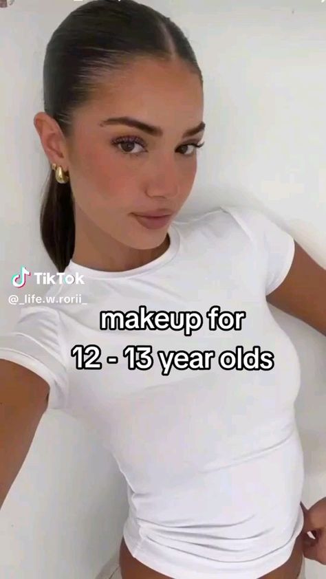 Makeup for 12-13 years olds girl #makeupoftheday #makeuplover #makeuptutorialforteens Easy School Makeup, Face Makeup Routine, Makeup Routine Guide, Simple Makeup Tips, Makeup Face Charts, Makeup Artist Tips, Smink Inspiration, Easy Makeup Tutorial, Simple Makeup Looks