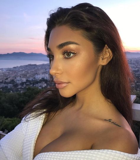 Chantal Jeffries, Natural Face Cream, Chantel Jeffries, Gorgeous Skin, Hairstyle Look, Makeup Goals, Gorgeous Makeup, Hair Bundles, Pretty Face