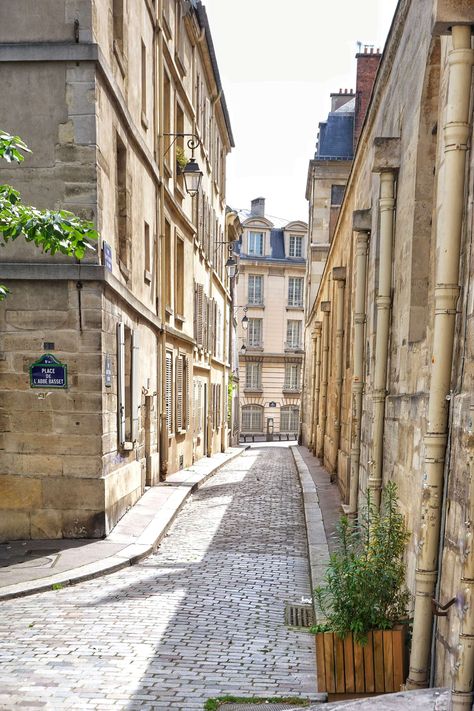 Latin Quarter Paris, Paris Architecture, Paris Guide, Latin Quarter, Paris Travel Guide, Paris Vacation, Beautiful Paris, Parisian Life, Paris Aesthetic